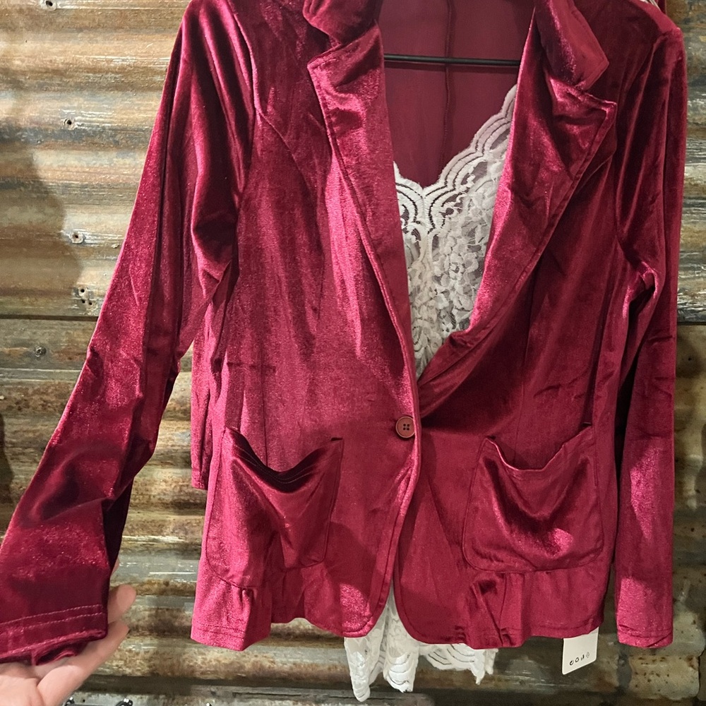 Luxurious Velvet Blazer in Deep Red